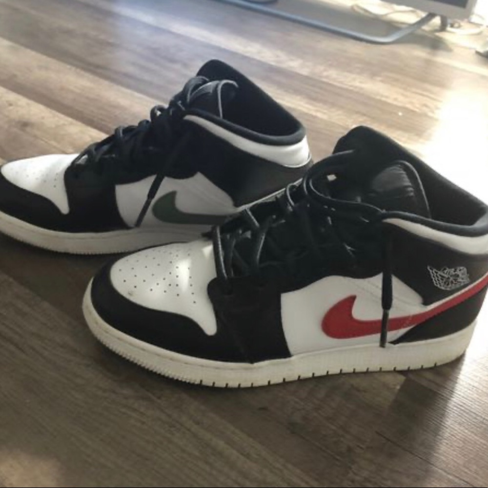 jordan 1 mid multicolor Swoosh